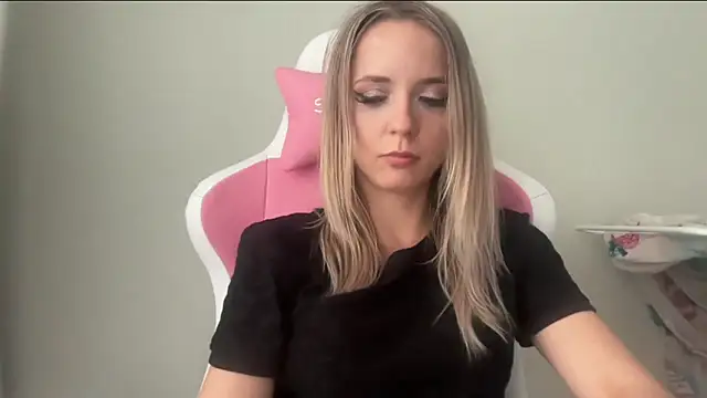 SisiBunny online show from June 11, 2026, 4:38 pm