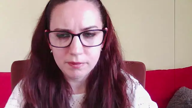 Snapshot of EmilyHotAngel chatting on August 5, 2026, 2:31 pm EmilyHotAngel online show from August 5, 2026, 2:31 pm