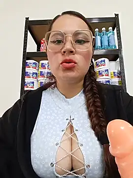 VANESSA  28 online show from May 19, 2026, 1:28 pm