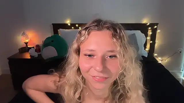 anyaa777 online show from July 25, 2026, 5:43 pm