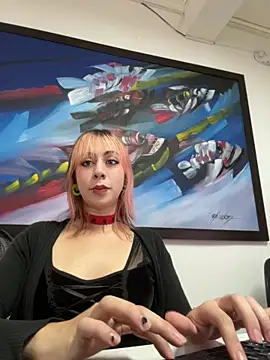 Snapshot of DomBratAmara chatting on May 12, 2026, 12:02 pm DomBratAmara online show from May 12, 2026, 12:02 pm