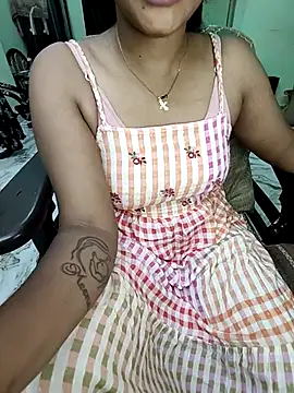 Tamil  Thara003 online show from May 8, 2026, 5:40 pm