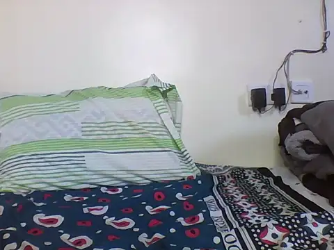 Snapshot of plittle2 chatting on May 12, 2026, 12:46 pm plittle2 online show from May 12, 2026, 12:46 pm