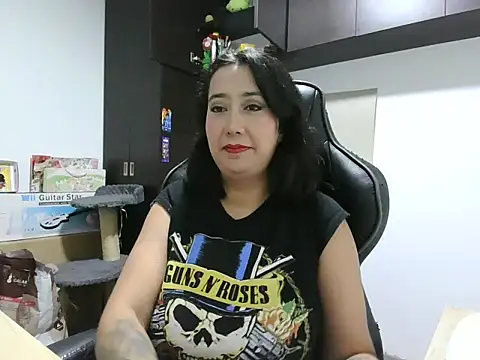 saramaSS online show from May 26, 2026, 4:08 am