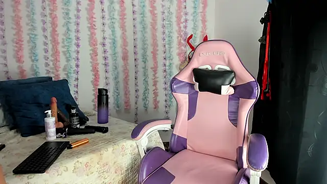 PaulinaThomson online show from July 24, 2026, 12:30 am