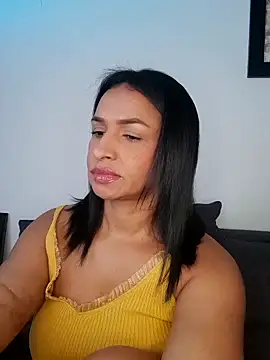 mell0102 online show from June 5, 2026, 1:06 pm