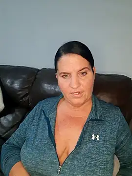 Snapshot of Velvet-Milf chatting on May 17, 2026, 5:38 am Velvet-Milf online show from May 17, 2026, 5:38 am