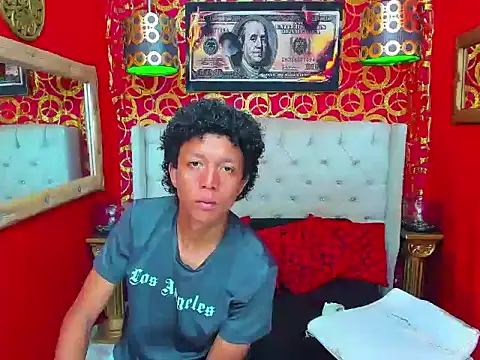 Snapshot of skinny20boy chatting on May 25, 2026, 11:00 pm skinny20boy online show from May 25, 2026, 11:00 pm