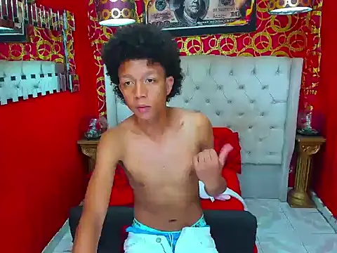 Snapshot of skinny20boy chatting on June 16, 2026, 11:18 pm skinny20boy online show from June 16, 2026, 11:18 pm