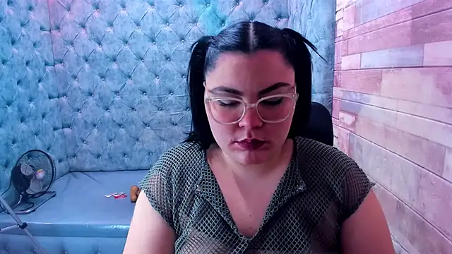Snapshot of Sweet_Nova_ chatting on May 19, 2026, 11:49 am Sweet Nova online show from May 19, 2026, 11:49 am