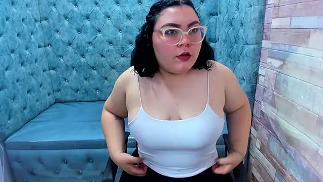 Snapshot of Sweet_Nova_ chatting on May 23, 2026, 11:36 am Sweet Nova online show from May 23, 2026, 11:36 am