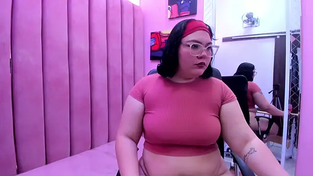 Snapshot of Sweet_Nova_ chatting on May 29, 2026, 12:25 pm Sweet Nova online show from May 29, 2026, 12:25 pm
