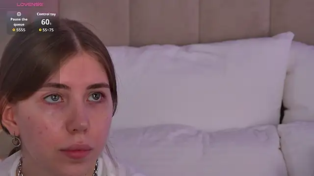 EvaAkiins online show from June 28, 2026, 4:24 pm