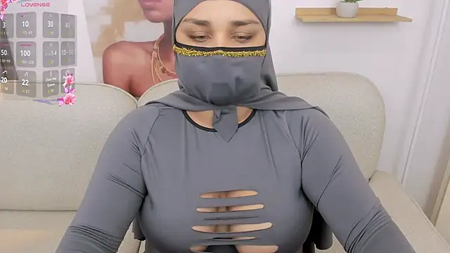 Snapshot of Salma_farouk chatting on June 18, 2026, 3:18 am Salma farouk online show from June 18, 2026, 3:18 am