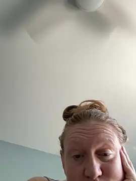 Kellilyn10 online show from May 17, 2026, 5:53 pm