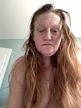 Kellilyn10 online show from May 18, 2026, 4:13 pm