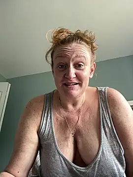 Kellilyn10 online show from July 15, 2026, 3:17 pm