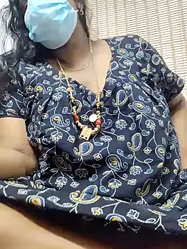 tamilkavitha123 online show from May 11, 2026, 11:16 am