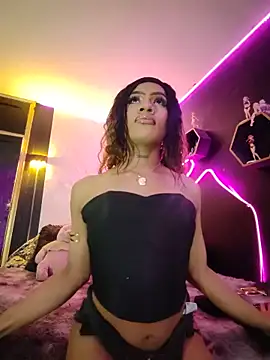 Snapshot of Isis_sexy__ chatting on May 26, 2026, 10:33 am Isis sexy online show from May 26, 2026, 10:33 am