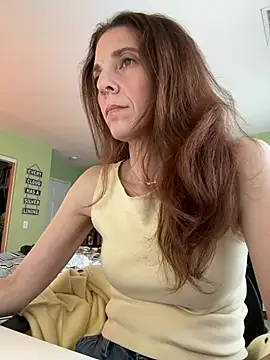Snapshot of Raevyn chatting on May 21, 2026, 4:14 pm Raevyn online show from May 21, 2026, 4:14 pm