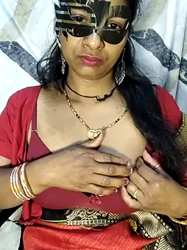 Snapshot of Juli_80 chatting on May 16, 2026, 9:17 am Juli 80 online show from May 16, 2026, 9:17 am