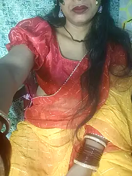 Snapshot of Juli_80 chatting on May 30, 2026, 3:31 pm Juli 80 online show from May 30, 2026, 3:31 pm