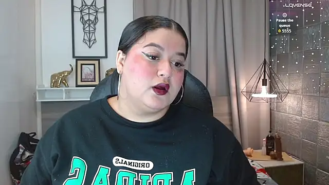 Snapshot of Princess_Xoxo chatting on July 9, 2026, 8:35 pm Princess Xoxo online show from July 9, 2026, 8:35 pm