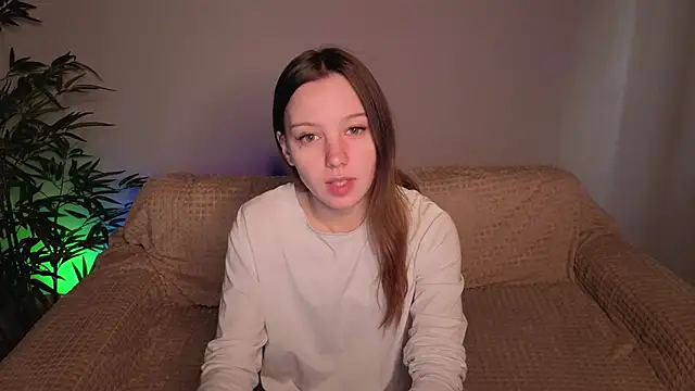 Snapshot of lolytaberry chatting on May 18, 2026, 1:35 am lolytaberry online show from May 18, 2026, 1:35 am