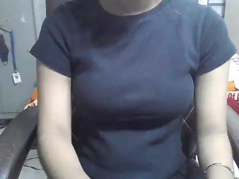 Snapshot of Maanvi_Gill chatting on June 1, 2026, 3:36 pm Maanvi Gill online show from June 1, 2026, 3:36 pm