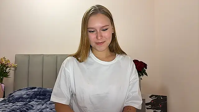 AlisaDreamy online show from May 20, 2026, 2:23 pm