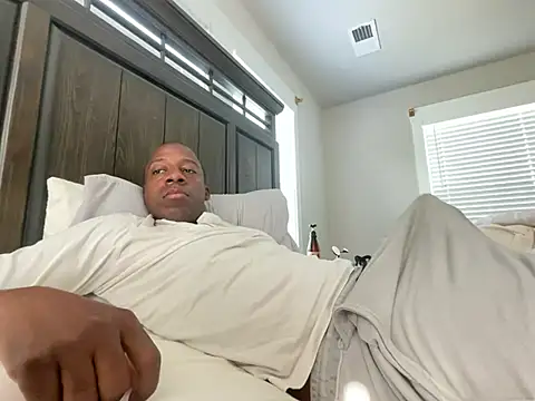 Snapshot of ExtremelyBlessedView1 chatting on May 19, 2026, 12:44 pm ExtremelyBlessedView1 online show from May 19, 2026, 12:44 pm