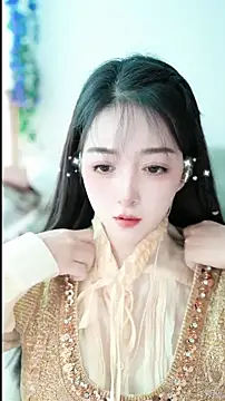 singer-wenwan online show from May 9, 2026, 6:51 am