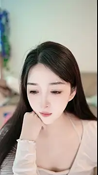 singer-wenwan online show from May 15, 2026, 6:09 am