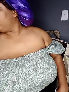 Snapshot of shortbadpuppy chatting on May 8, 2026, 8:47 pm shortbadpuppy online show from May 8, 2026, 8:47 pm