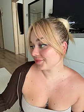 Snapshot of lilixcake chatting on July 12, 2026, 1:46 pm lilixcake online show from July 12, 2026, 1:46 pm