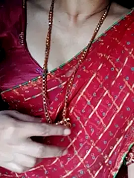 Snapshot of Komal_Bhabhi4u chatting on May 14, 2026, 6:42 am Komal Bhabhi4u online show from May 14, 2026, 6:42 am