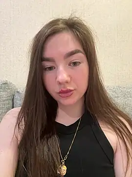 Kira711q online show from May 26, 2026, 2:02 pm