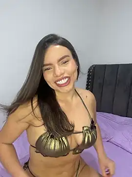 Snapshot of CandiceSpencer chatting on May 19, 2026, 11:44 pm CandiceSpencer online show from May 19, 2026, 11:44 pm