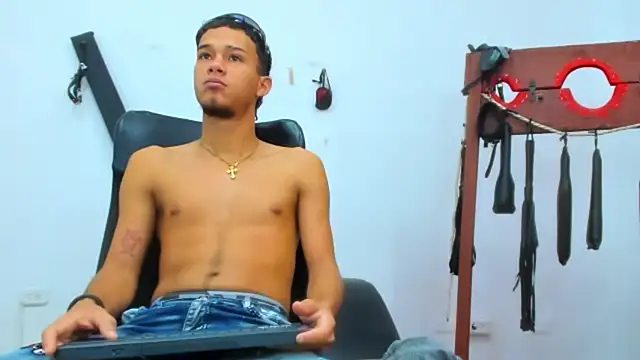 friends lust latin online show from May 25, 2026, 6:25 pm