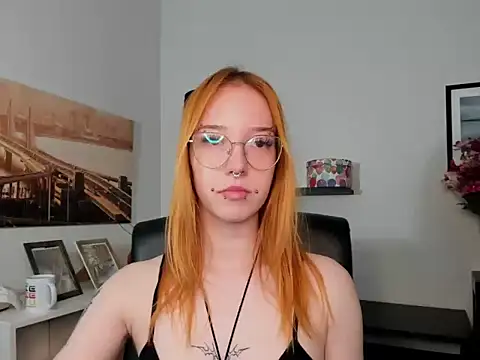 foxSonya online show from May 25, 2026, 5:46 am