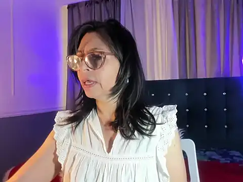 Snapshot of lena_gray chatting on May 17, 2026, 1:51 pm lena gray online show from May 17, 2026, 1:51 pm
