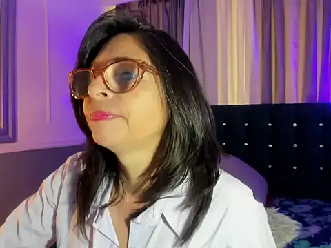 Snapshot of lena_gray chatting on May 18, 2026, 2:12 pm lena gray online show from May 18, 2026, 2:12 pm