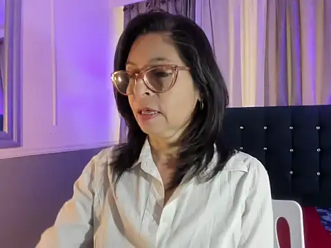 Snapshot of lena_gray chatting on May 28, 2026, 1:08 pm lena gray online show from May 28, 2026, 1:08 pm
