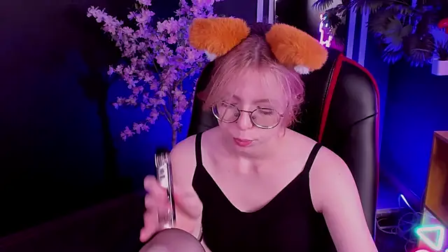 FoxxyyPolly online show from July 22, 2026, 5:32 am