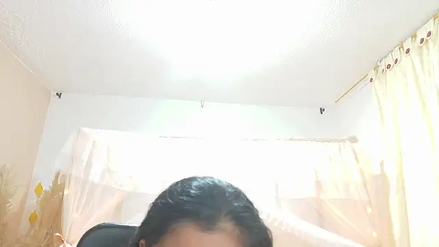 Snapshot of leoneriss chatting on May 19, 2026, 2:07 am leoneriss online show from May 19, 2026, 2:07 am
