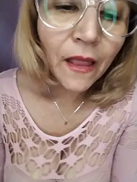 Snapshot of vitaminafranccesca chatting on May 12, 2026, 7:33 pm vitaminafranccesca online show from May 12, 2026, 7:33 pm