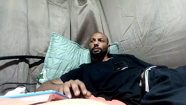 Camodick online show from April 18, 2026, 4:38 am