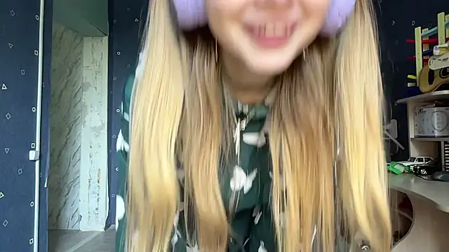 Snapshot of EunaRabinowitz chatting on May 20, 2026, 7:25 am EunaRabinowitz online show from May 20, 2026, 7:25 am
