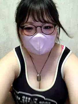 Snapshot of ao_chan_o0 chatting on August 6, 2026, 1:35 pm ao chan o0 online show from August 6, 2026, 1:35 pm