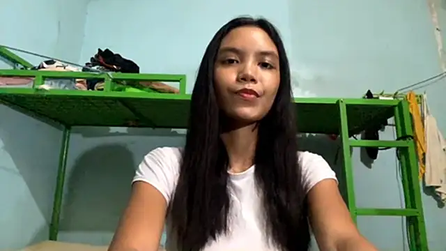 ValeryCatledge online show from May 10, 2026, 2:22 pm